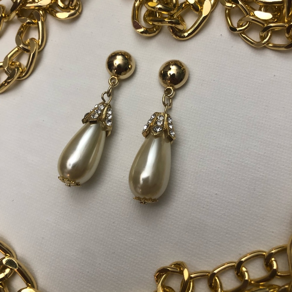 Vintage Gold Toned w/ Faux Pearl Drop Earrings